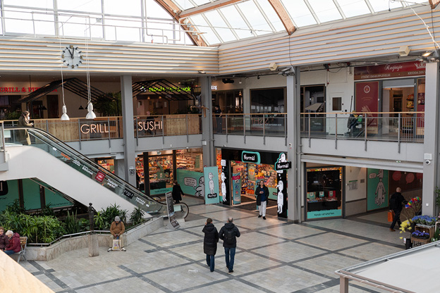 Interiör från balkong Skogås centrum